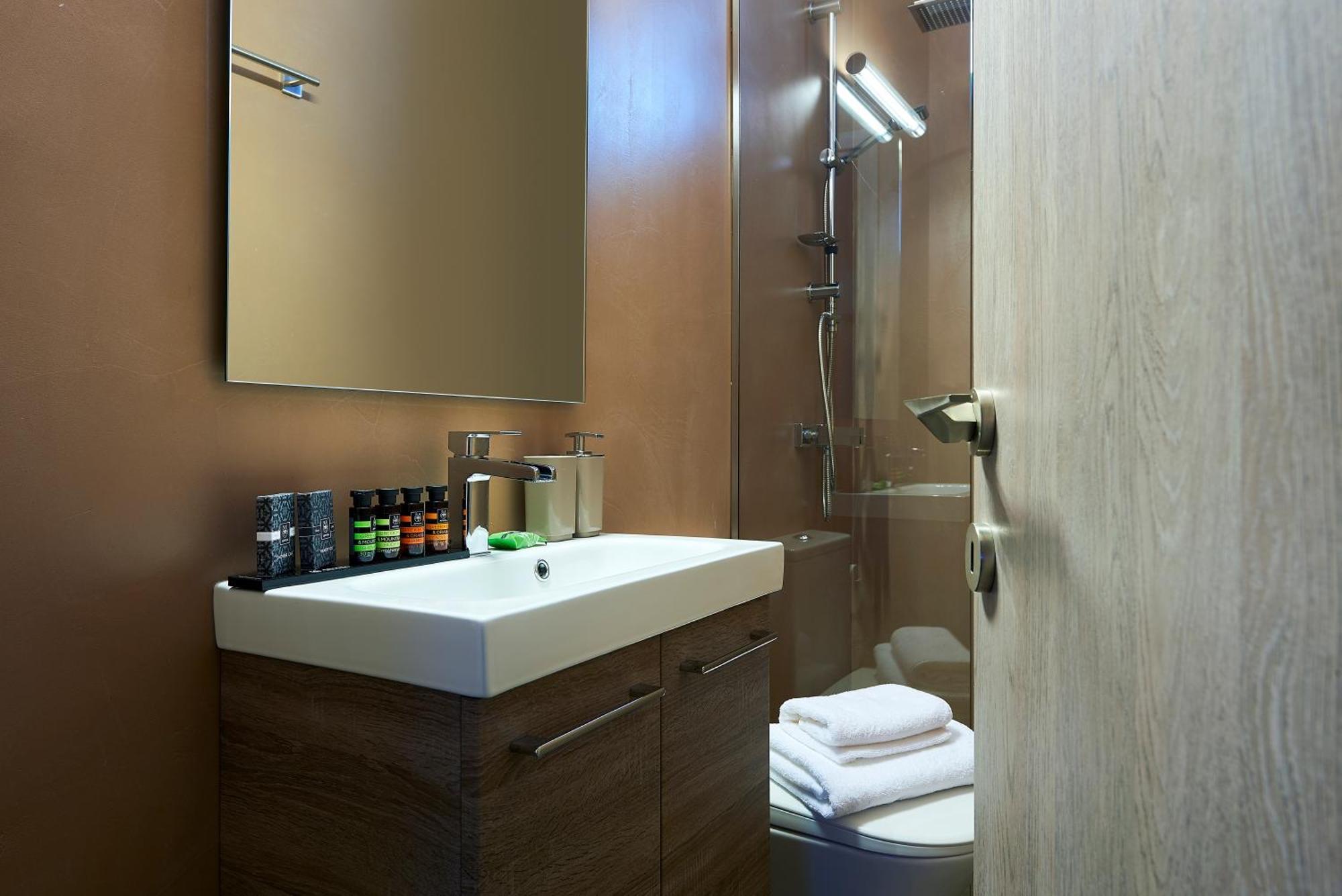 Elaia Luxury Suites Lagonisi Exterior photo